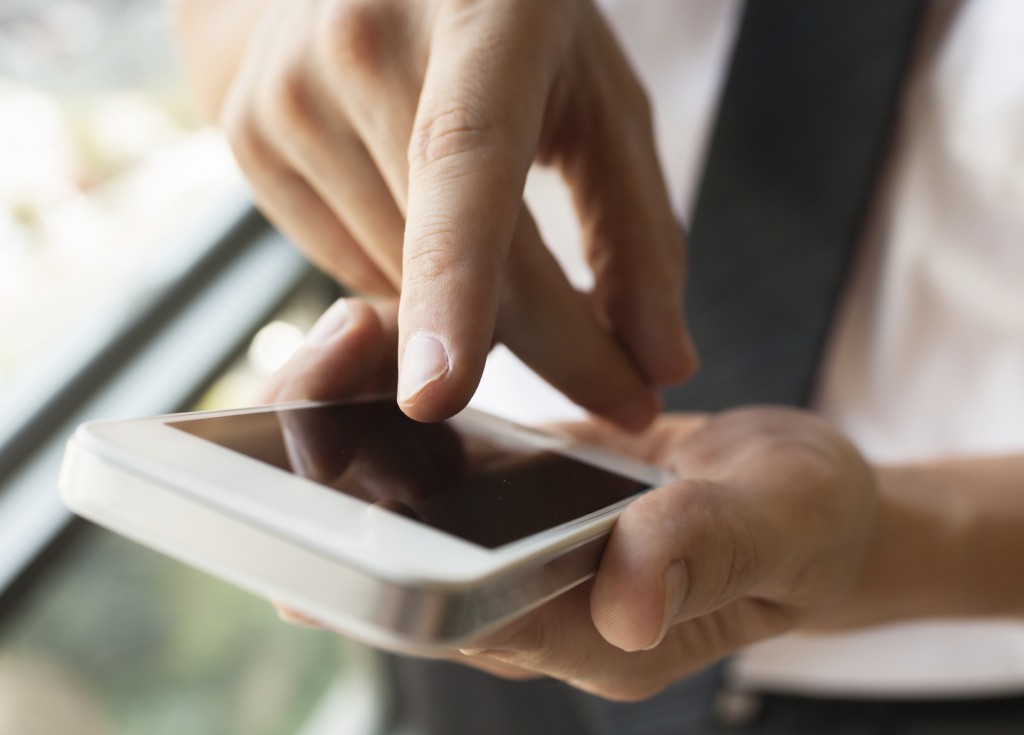 Smart Phone - iStock_000052028508_Medium