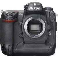 Nikon D2X Digital SLR Camera (Body Only)